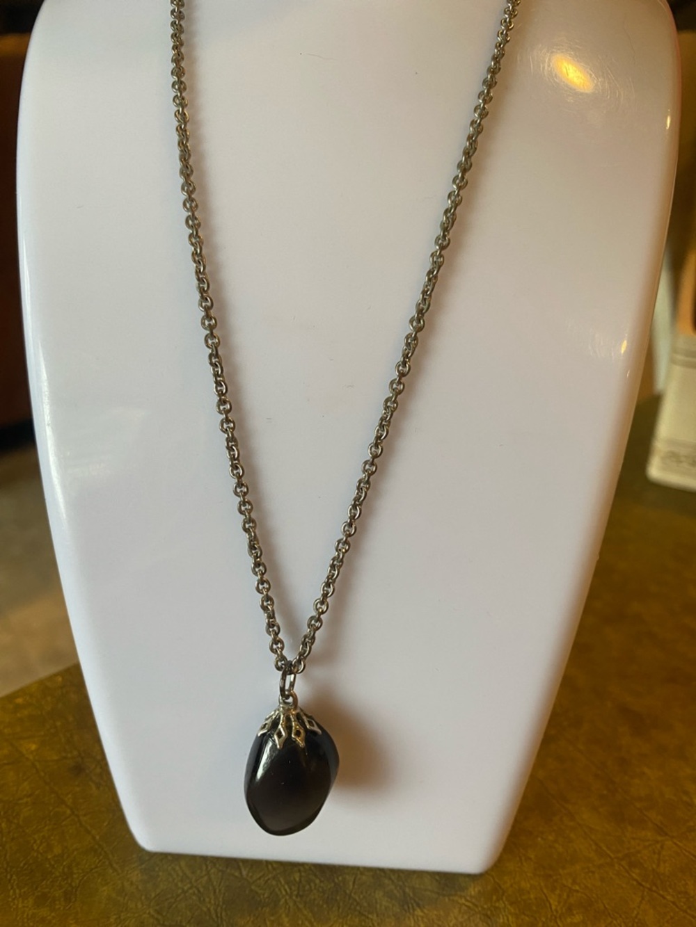 Elegant Black Stone Pendant Necklace - Women Jewelry